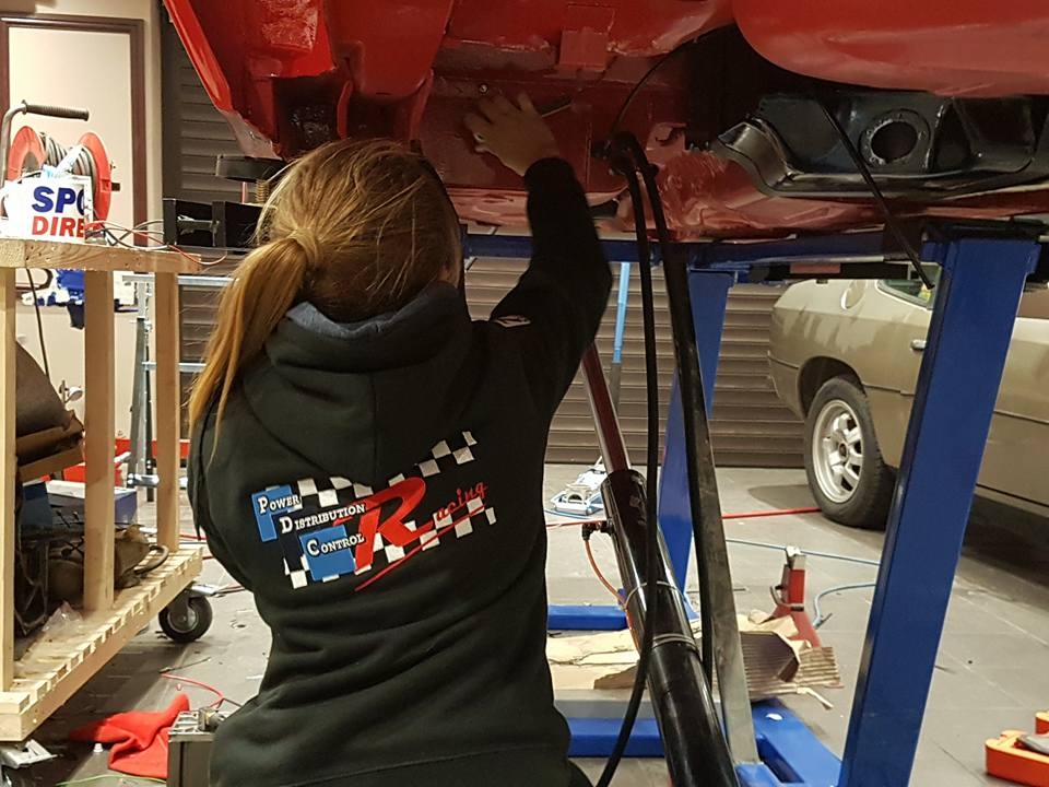 me bolting the swirl pot on.